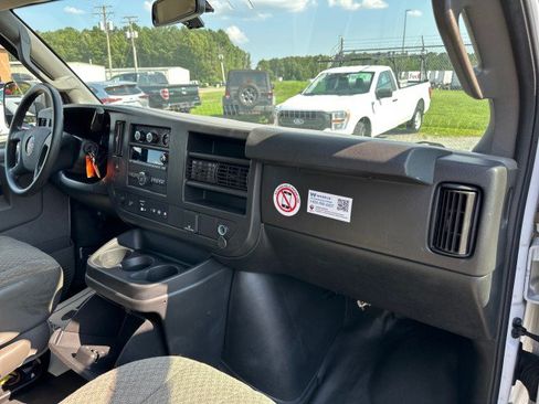 Used 2020 GMC Savana 2500 w/ Driver Convenience Package RWD image 31