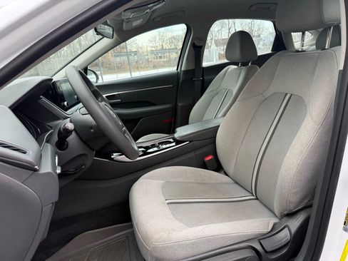 Used 2020 Hyundai Sonata SE w/ Winter Weather Package image 9