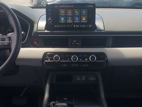 Used 2023 Honda Pilot Touring image 16