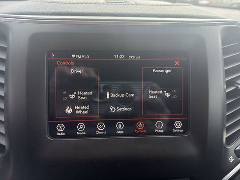 Used 2019 Jeep Cherokee Latitude w/ Cold Weather Group AWD/4WD image 22