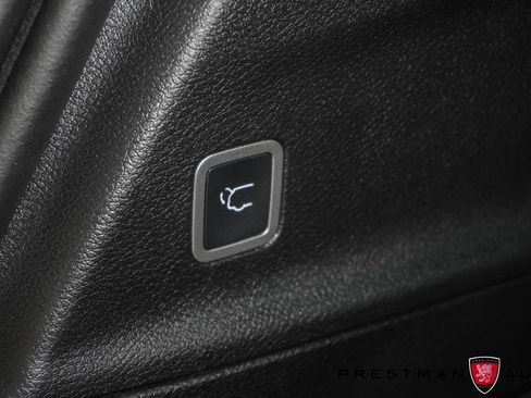 Used 2026 Chrysler Pacifica Select FWD image 8