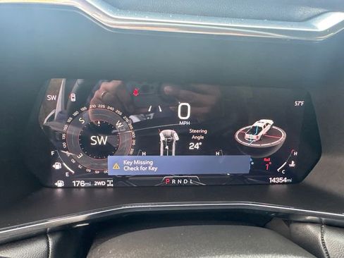 Used 2024 GMC Canyon Elevation w/ Convenience Package image 27