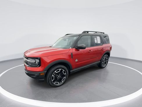 Used 2022 Ford Bronco Sport Outer Banks w/ Tech Package AWD/4WD image 4