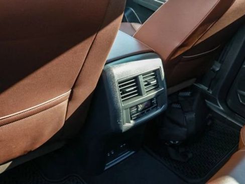 Used 2023 Volkswagen Atlas SE w/ Black Wheel Package image 26