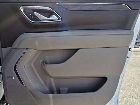 Used 2022 Chevrolet Suburban LT w/ Luxury Package image 39