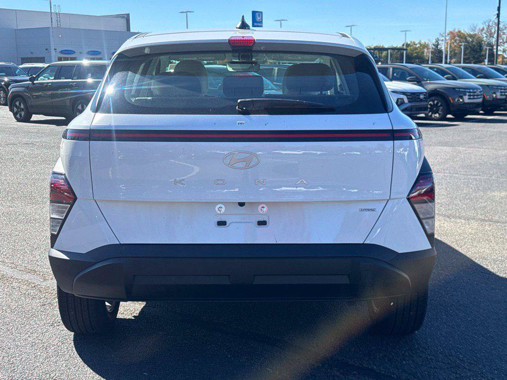 New 2027 Hyundai Kona SE AWD/4WD image 7