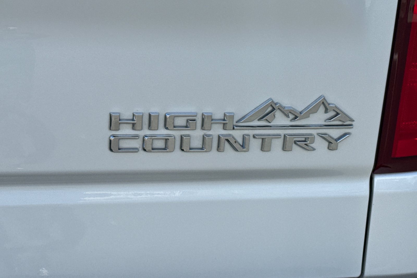 Used 2024 Chevrolet Silverado 1500 High Country w/ High Country Premium Package AWD/4WD image 13