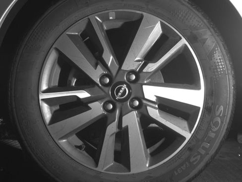Used 2025 Nissan Versa SV FWD image 15