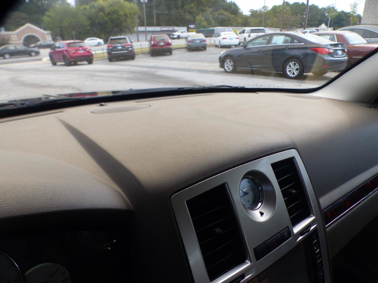 Used 2009 Chrysler 300 C w/ Protection Group II RWD image 25