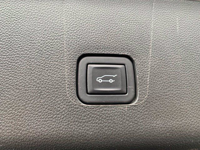 Used 2023 Chevrolet Traverse RS w/ LPO, Floor Liner Package AWD/4WD image 6