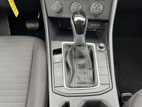 Used 2024 Volkswagen Jetta S image 27