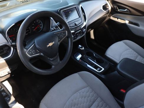 Used 2021 Chevrolet Equinox LS FWD image 31