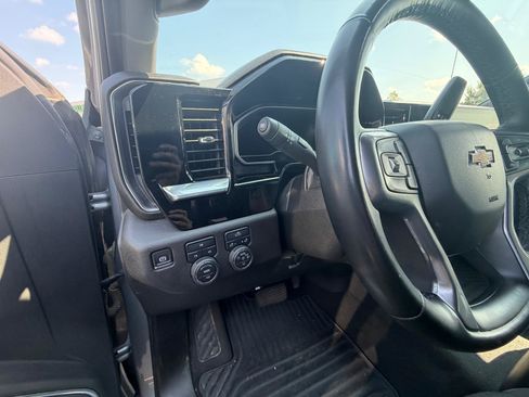 Used 2025 Chevrolet Silverado 2500 LT w/ Convenience Package AWD/4WD image 8