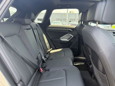 Used 2025 Audi Q3 2.0T Premium w/ Convenience Package AWD/4WD image 27