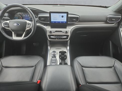 Certified 2023 Ford Explorer XLT w/ Equipment Group 202A image 9