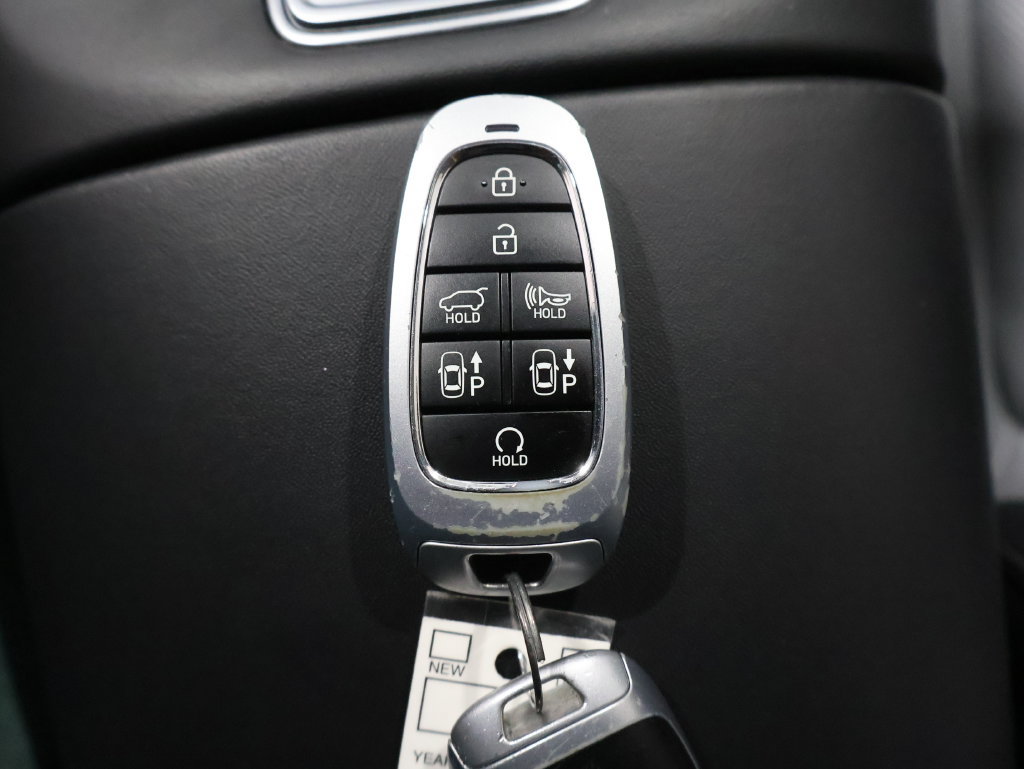 Used 2023 Hyundai Santa Fe Limited AWD/4WD image 26