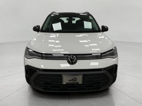New 2026 Volkswagen Taos SE image 9