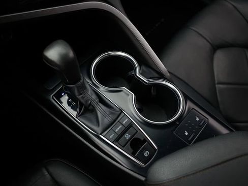 Used 2019 Toyota Camry XLE image 42