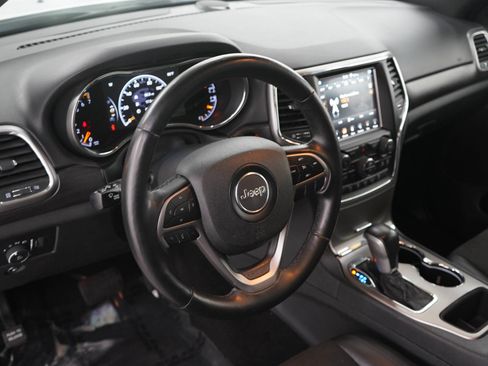 Used 2018 Jeep Grand Cherokee Altitude AWD/4WD image 21