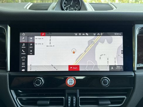 Used 2025 Porsche Macan S image 22