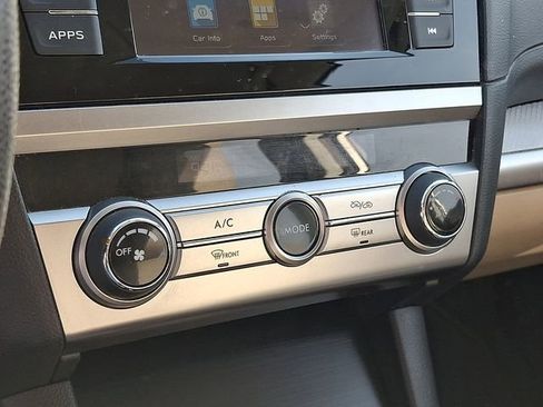 Used 2018 Subaru Outback 2.5i AWD/4WD image 16