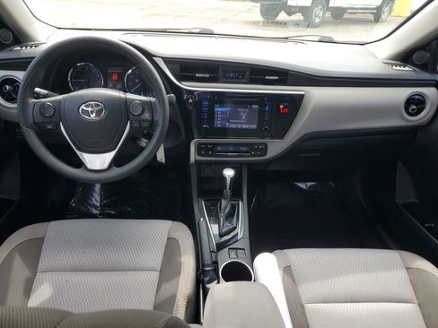 Used 2019 Toyota Corolla LE image 9