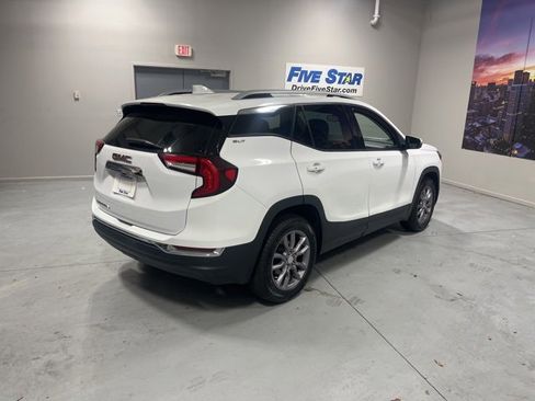 Used 2023 GMC Terrain SLT image 5