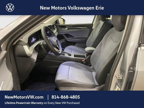 New 2026 Volkswagen Tiguan SE AWD/4WD image 9