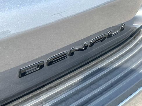 Used 2022 GMC Yukon XL Denali AWD/4WD image 14