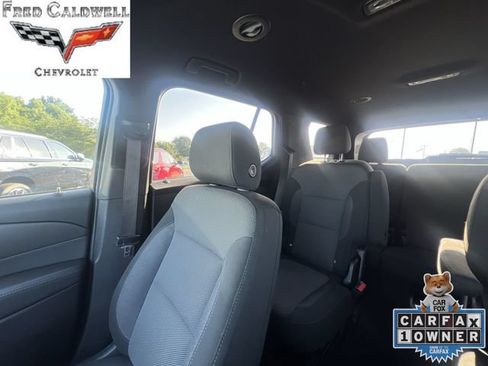 Used 2023 Chevrolet Traverse LT FWD image 12