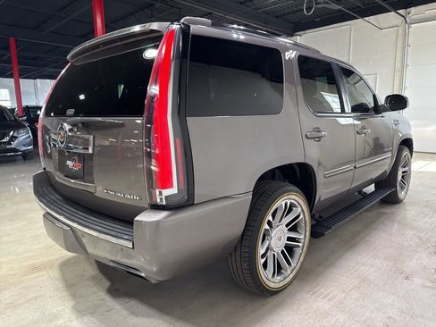 Used 2013 Cadillac Escalade Premium image 7