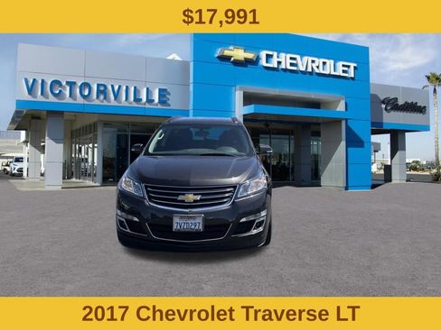 Used 2017 Chevrolet Traverse LT w/ Style and Technology Package AWD/4WD image 2