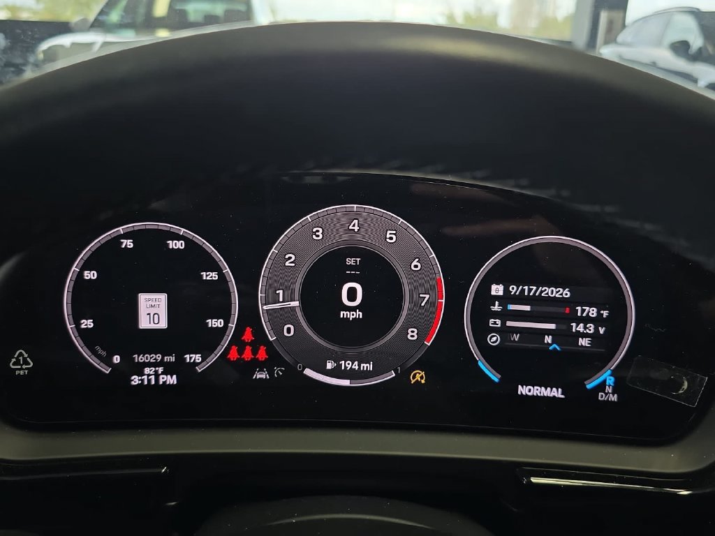 Certified 2024 Porsche Cayenne AWD/4WD image 6