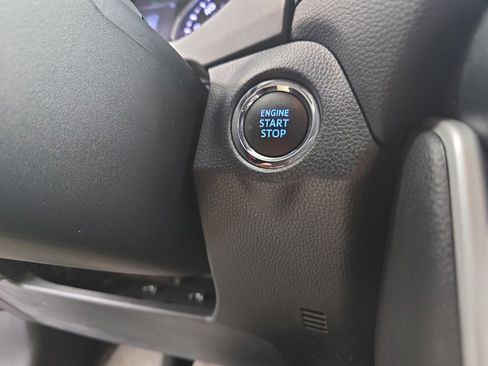 Used 2020 Toyota RAV4 XLE w/ Convenience Package FWD image 35