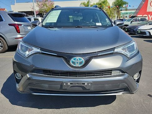 Used 2017 Toyota RAV4 XLE image 4