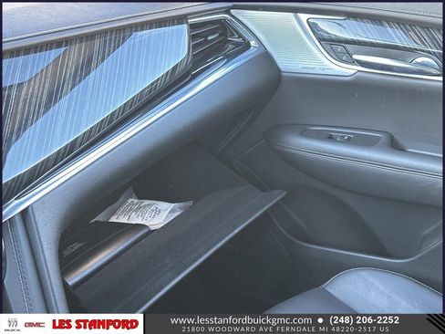 Used 2023 Cadillac XT6 Premium Luxury image 34