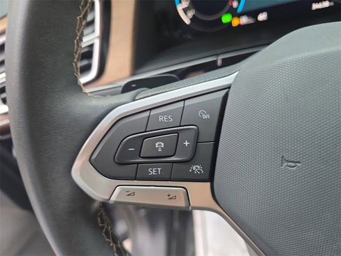 Used 2024 Volkswagen Atlas SE image 17