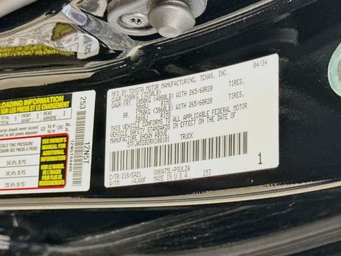 Used 2024 Toyota Tundra Limited w/ Power Package AWD/4WD image 33