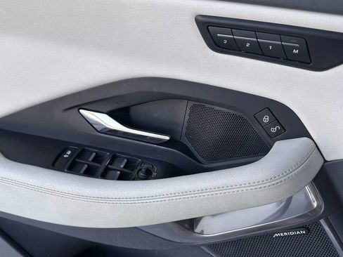 Used 2020 Jaguar E-PACE SE image 17