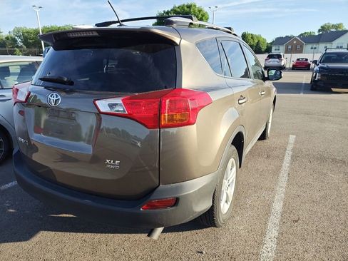 Used 2014 Toyota RAV4 XLE AWD/4WD image 4