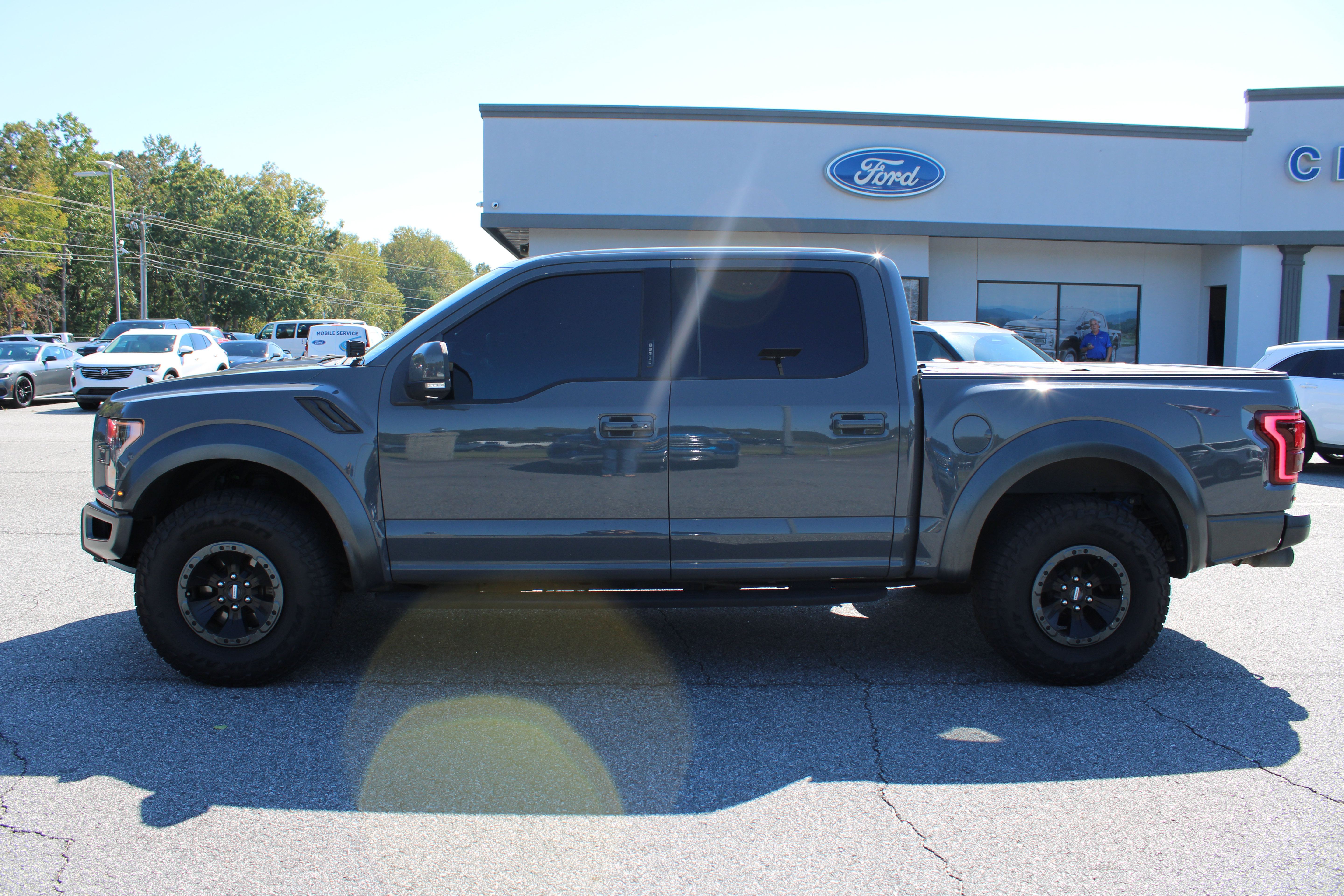 Used 2018 Ford F150 Raptor w/ Equipment Group 802A Luxury AWD/4WD image 1