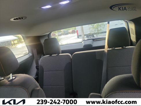 Used 2019 Chevrolet Traverse LT FWD image 16