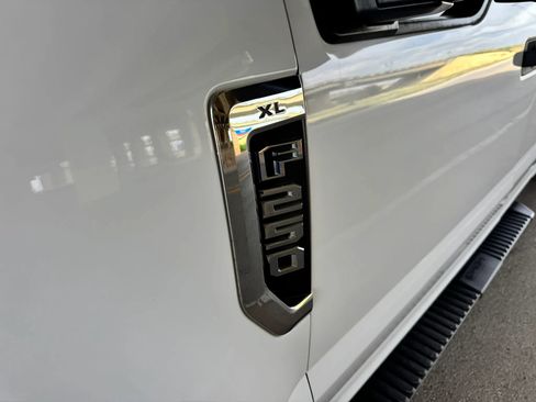 Used 2019 Ford F250 XL w/ Power Equipment Group RWD image 9