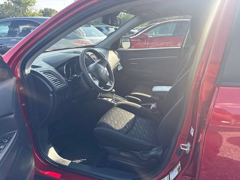 Used 2024 Mitsubishi Outlander Sport AWD image 3