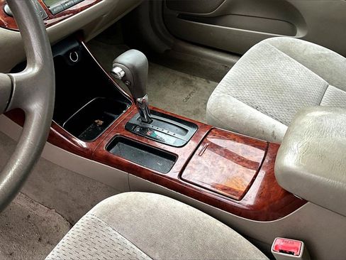 Used 2003 Toyota Camry LE image 4