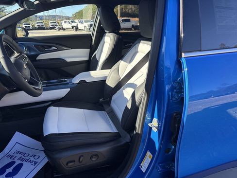 New 2026 Chevrolet Equinox EV LT image 13