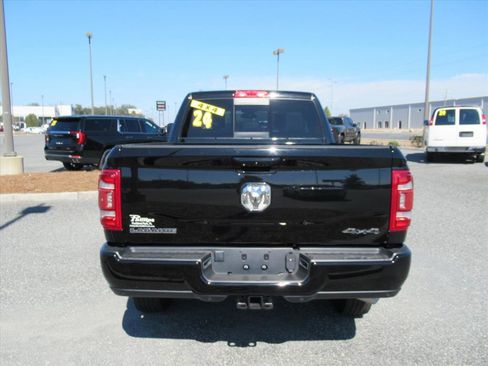 Used 2024 RAM 3500 Laramie AWD/4WD image 5