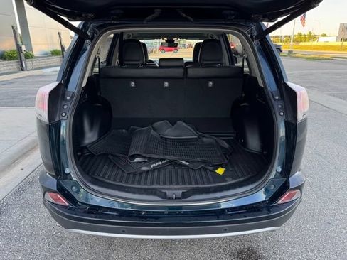 Used 2018 Toyota RAV4 Limited AWD/4WD image 38
