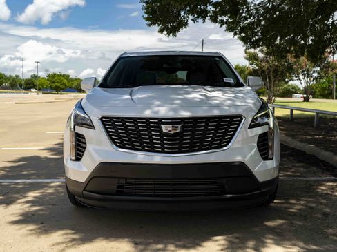 Used 2023 Cadillac XT4 Luxury FWD image 3