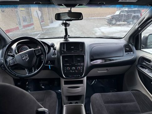 Used 2014 Dodge Grand Caravan SE image 9